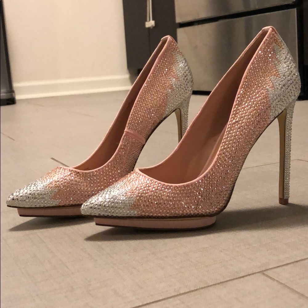Enzo angiolini pumps